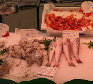 Bummel durch die Markthalle Mercat de l’Olivar