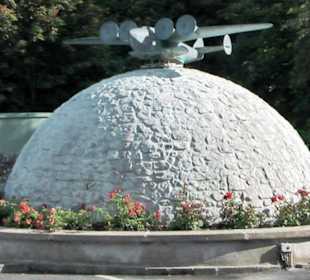 Kleines Denkmal für die Flugpioniere