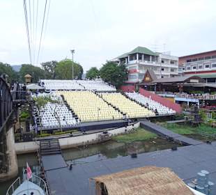 Auf der Brücke am Kwai