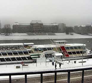 Blick im Winter zum Finanzministerium