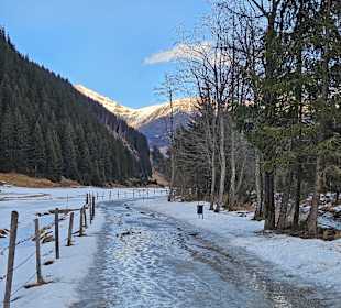 Weg entlang der Gasteiner Ache