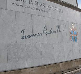 Papst - Schriftzug und Wappen