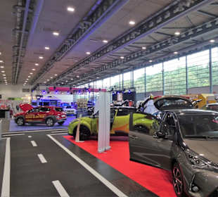 In der Automobil-Abteilung der Messe HanseLife