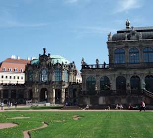 Im Gartenbereich des Zwinger