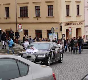 Alles versammelt sich vor dem Rathaus