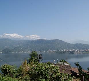 Lake Side mit Himalayablick