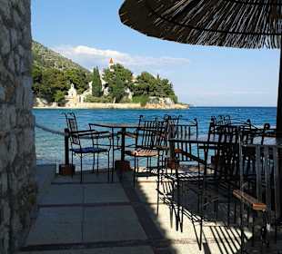 Blick auf das Kloster von Bol