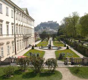 Schloss mit schönem Garten