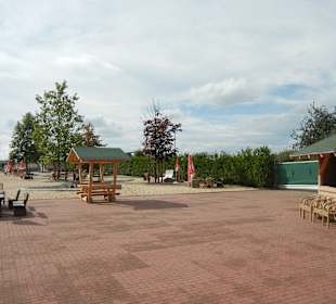 Außengelände mit Wasserspiele