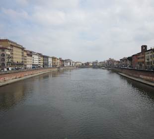 Arno Fluß vom Ponte Mezzo
