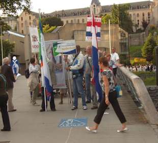 Aufstellung zur Lichterprozession