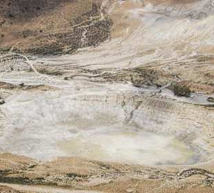 Blick von oben auf den Vulkankrater