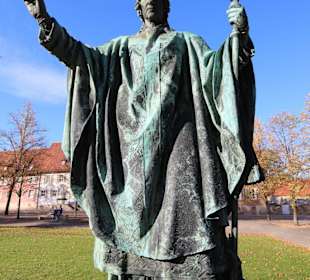 Das Bernwardsdenkmal