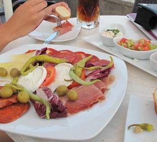 Hammer Tapasessen im Küstenrestaurant