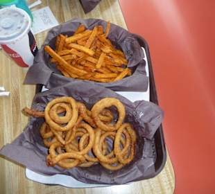 Pommes & Zwiebelringe