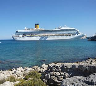Costa Fortuna im Hafen von Rhodos