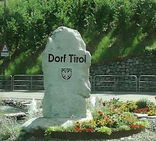 Wandern Dorf Tirol