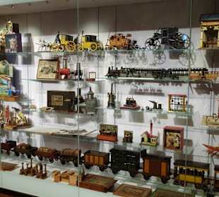 Exponate des Deutschen Spielzeugmuseums