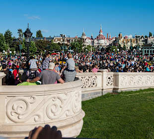 Menschenmassen bei Paraden 