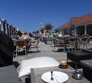 Pavillion Terrasse am Tag