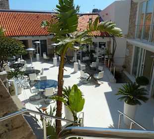 Tiefer liegende Terrasse