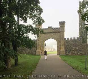 Der Abschnitt zwischen Parkplatz und Schlosstor