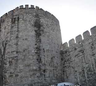 Крепость Yedi Kule