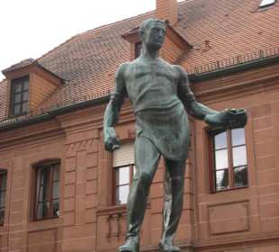 Schuster-Joss-Statue