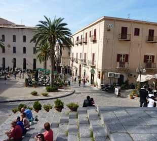 Platz an der Kathedrale von Cefalu