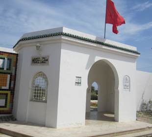 Eingang Archäologisches Museum Lamta