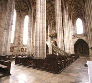 Blick in das Kirchenschiff