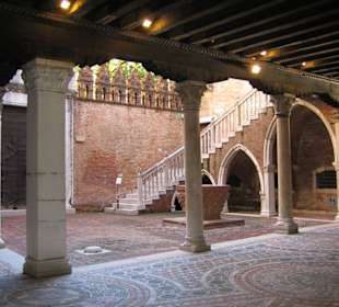 Erdgeschoß mit Innenhof