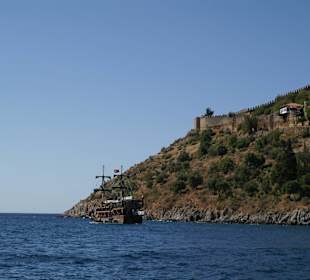 Fahrt vor der Festungsmauer