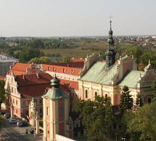 Widok z Bramy Opatowskiej na Kościół św. Michała