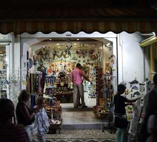 Souvenirs - Souvenirs!