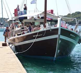 Costas Ausflugschiff