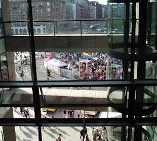 Blick aus der Passage auf den Jungfernstieg