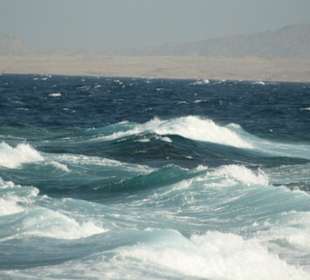 Red Sea - starker Wellengang
