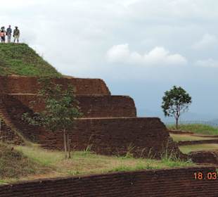 Adt auf dem Sigiriya Felsen