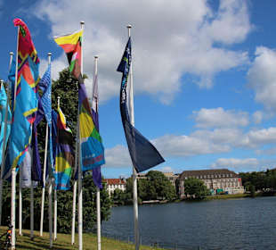 Kieler-Woche-Fahnen am Kleinen Kiel