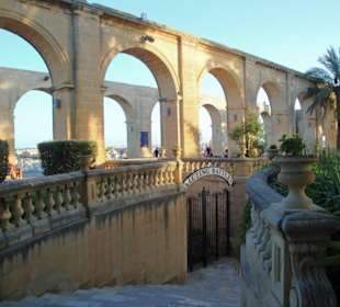 Zugang zur Saluting Battery