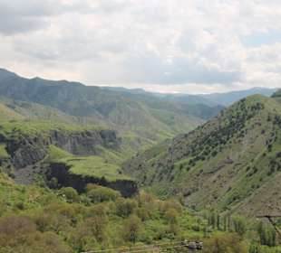 Kloster Geghard - Berglandschaft
