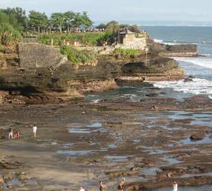 Der Strand zum Wasserfall