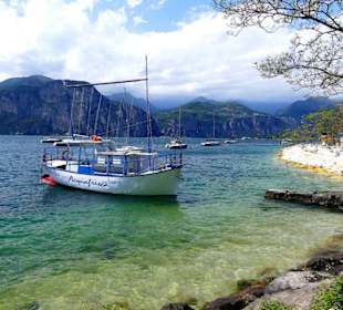 Wanderweg entlang des Lago