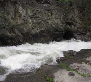 Nr. 3: Der Maligne River rauscht vorbei