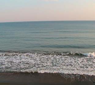 Das Meer am grossen Strand