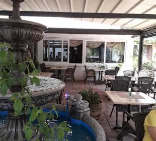 Terrasse mit Bunnen