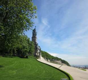 Am Niederwalddenkmal