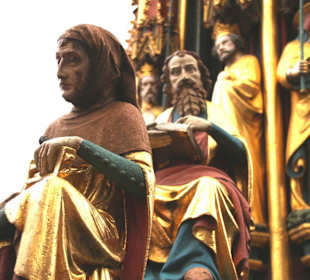 Figuren im Schönen Brunnen