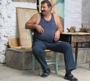 Das ist Kosta, ein Mann wie ein Baum